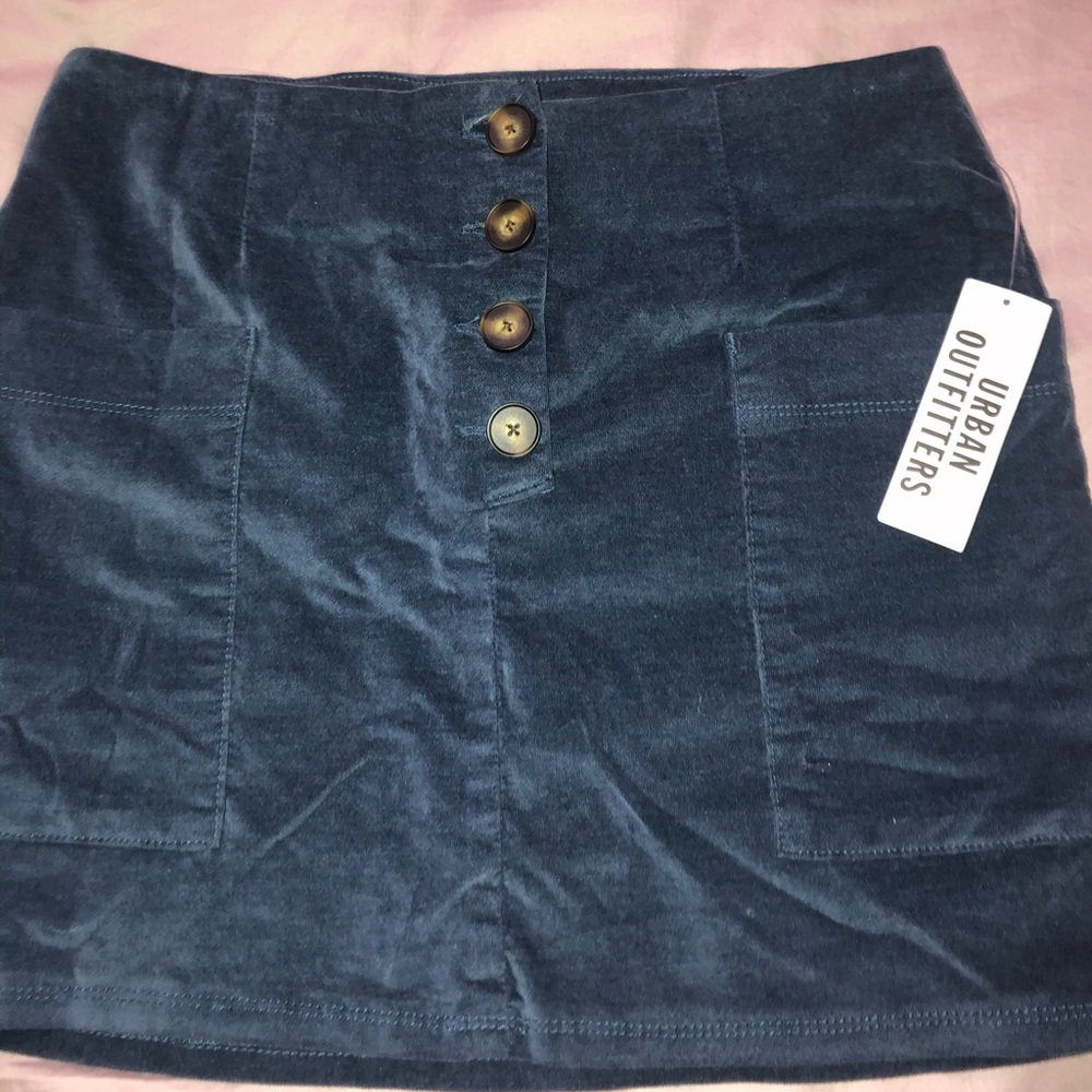 blue/navy blue suede skirt with two big pockets. - Picture 2 of 3